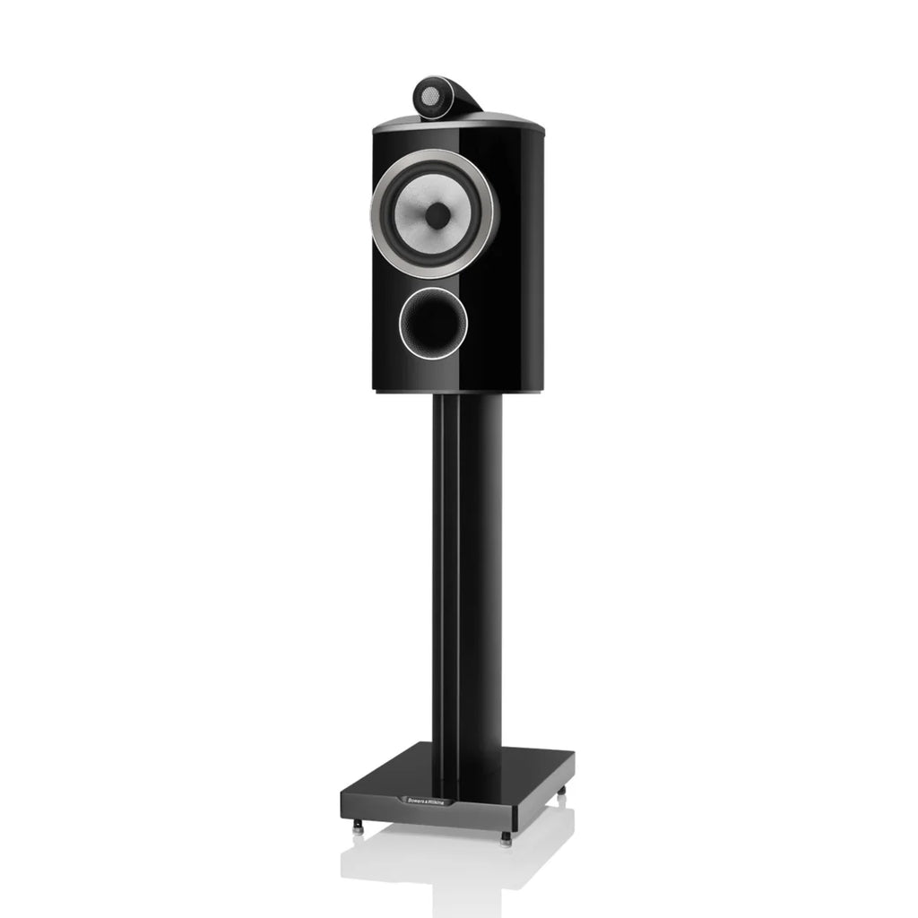 Sideangled view of Bowers & Wilkins 805 D4     