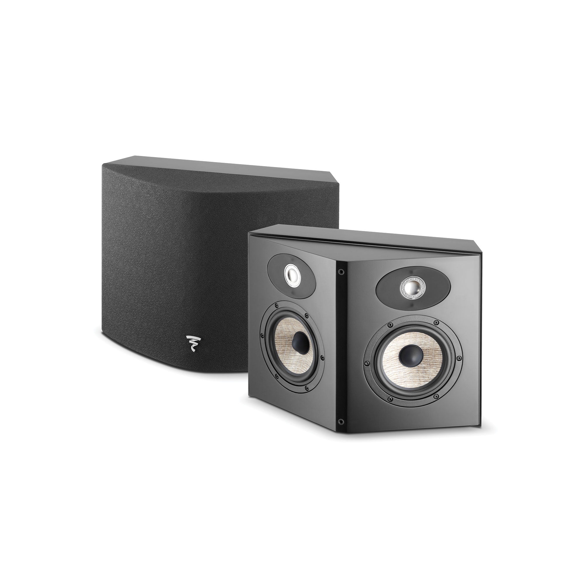 Couple view of Focal Aria SR900 