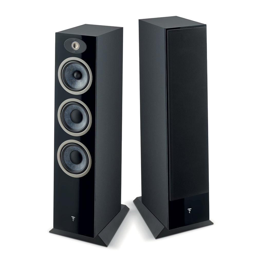 Couple view of Focal Theva N°3